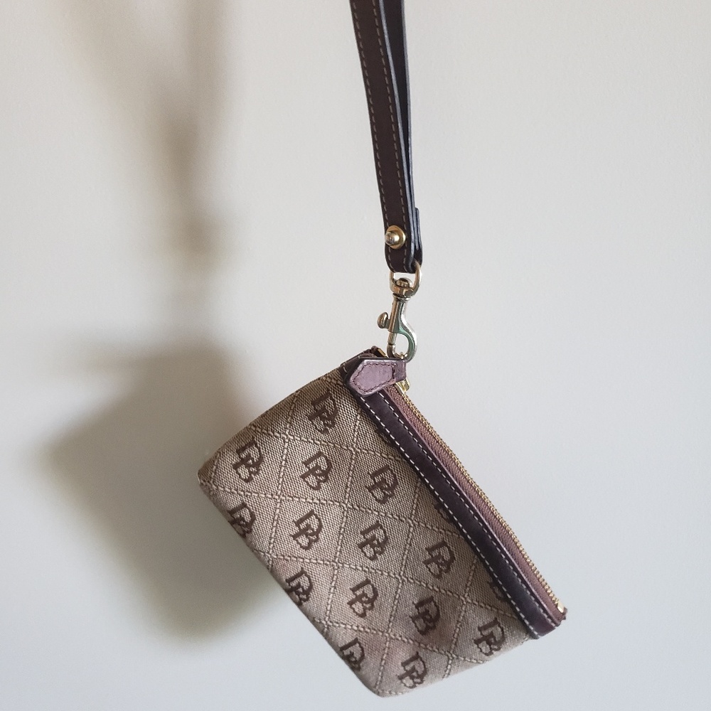 Dooney & Bourke wristlet